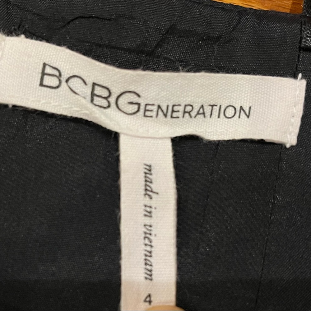 Bcbgeneration, Size 4, Halter Dress - image 3